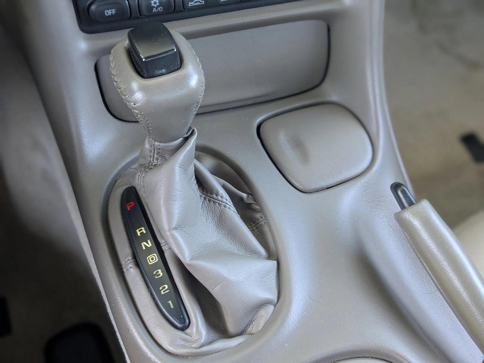 2004 Chevrolet Corvette Base