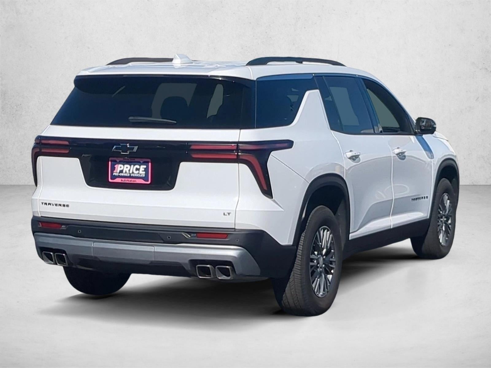 2024 Chevrolet Traverse LT