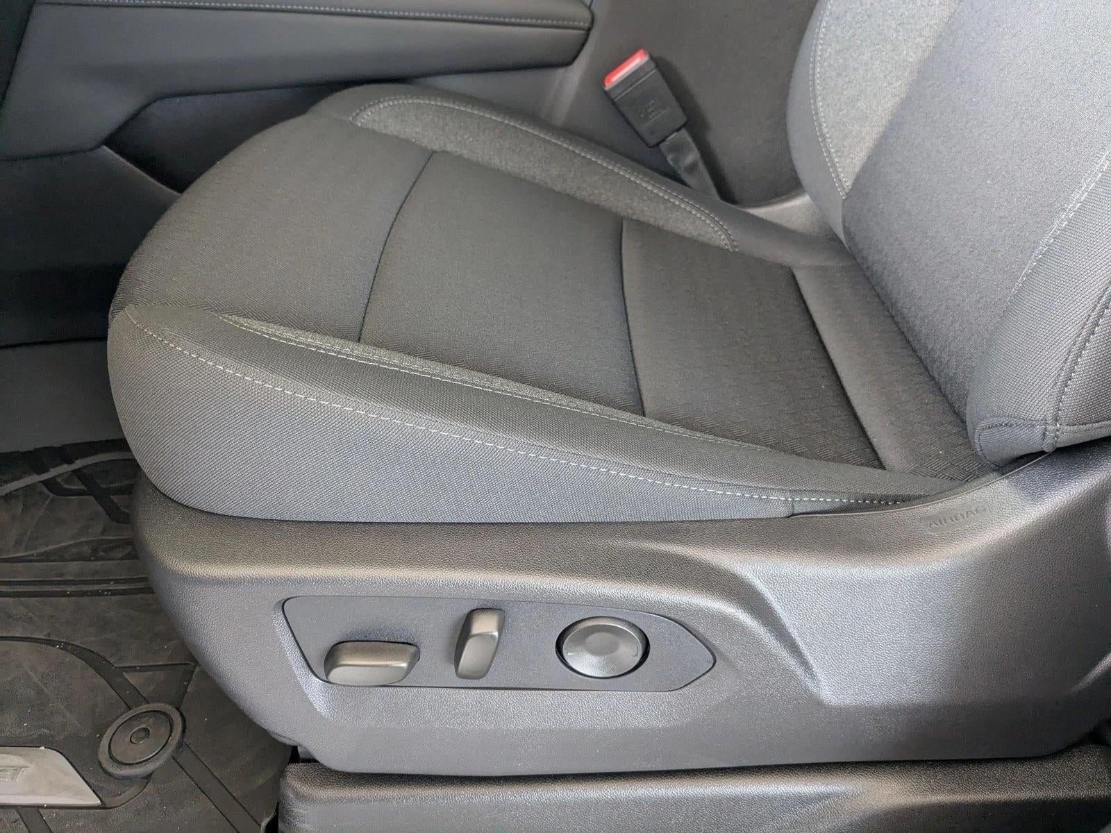 2025 Chevrolet Suburban LS