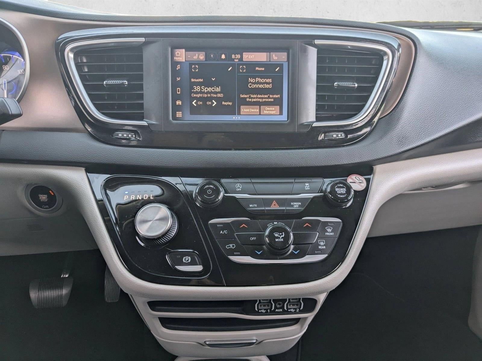 2022 Chrysler Voyager LX