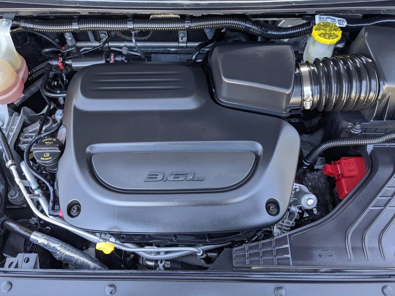 2022 Chrysler Voyager LX