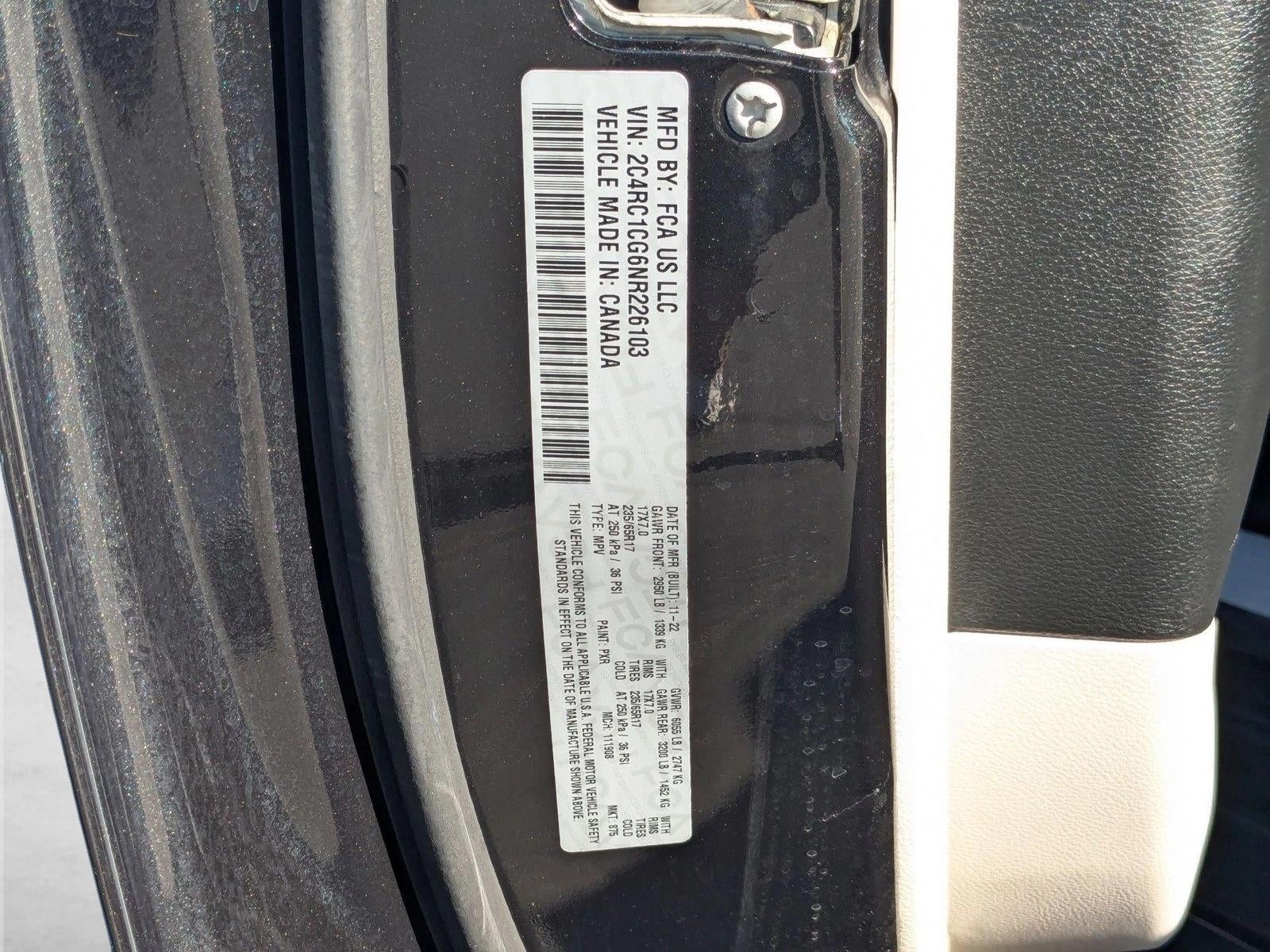 2022 Chrysler Voyager LX