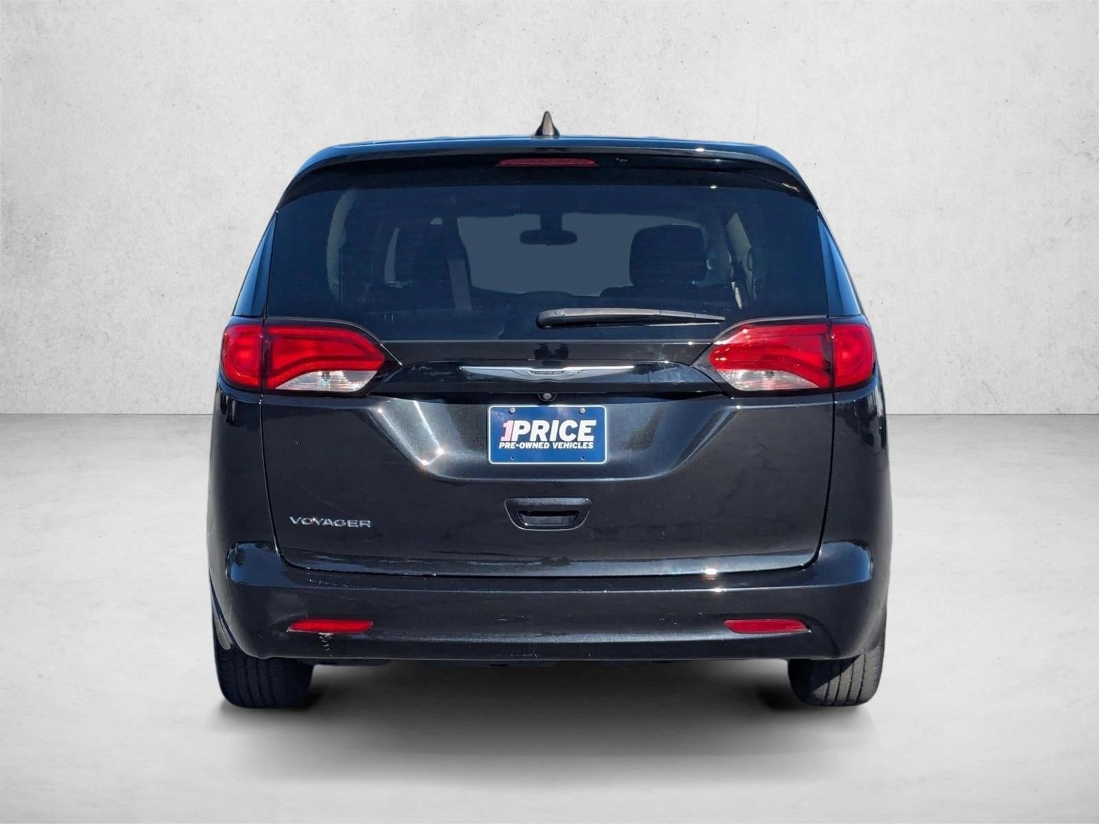 2022 Chrysler Voyager LX