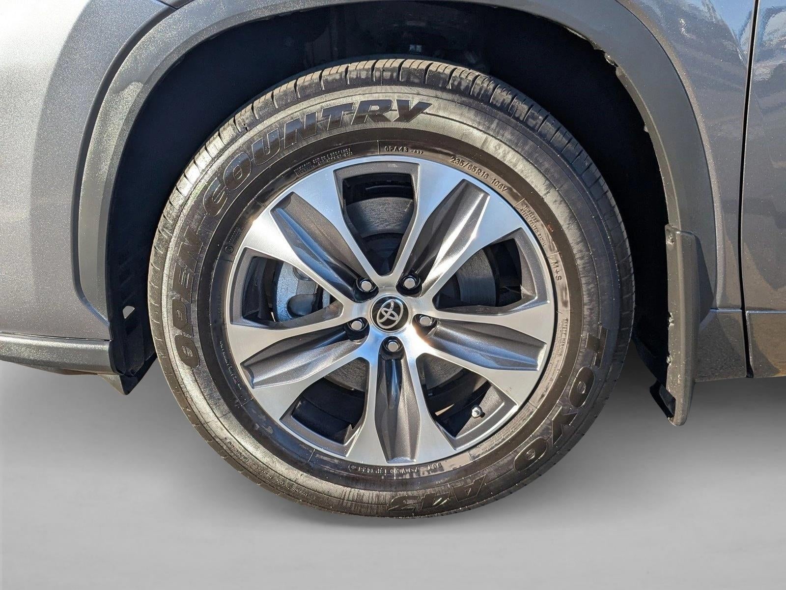 2024 Toyota Highlander LE