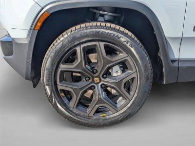 2026 RIVIAN R1S Base