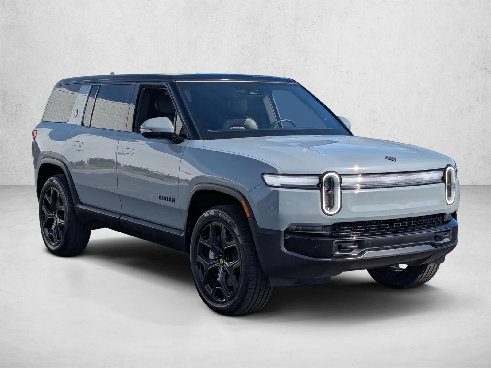 2026 RIVIAN R1S Base