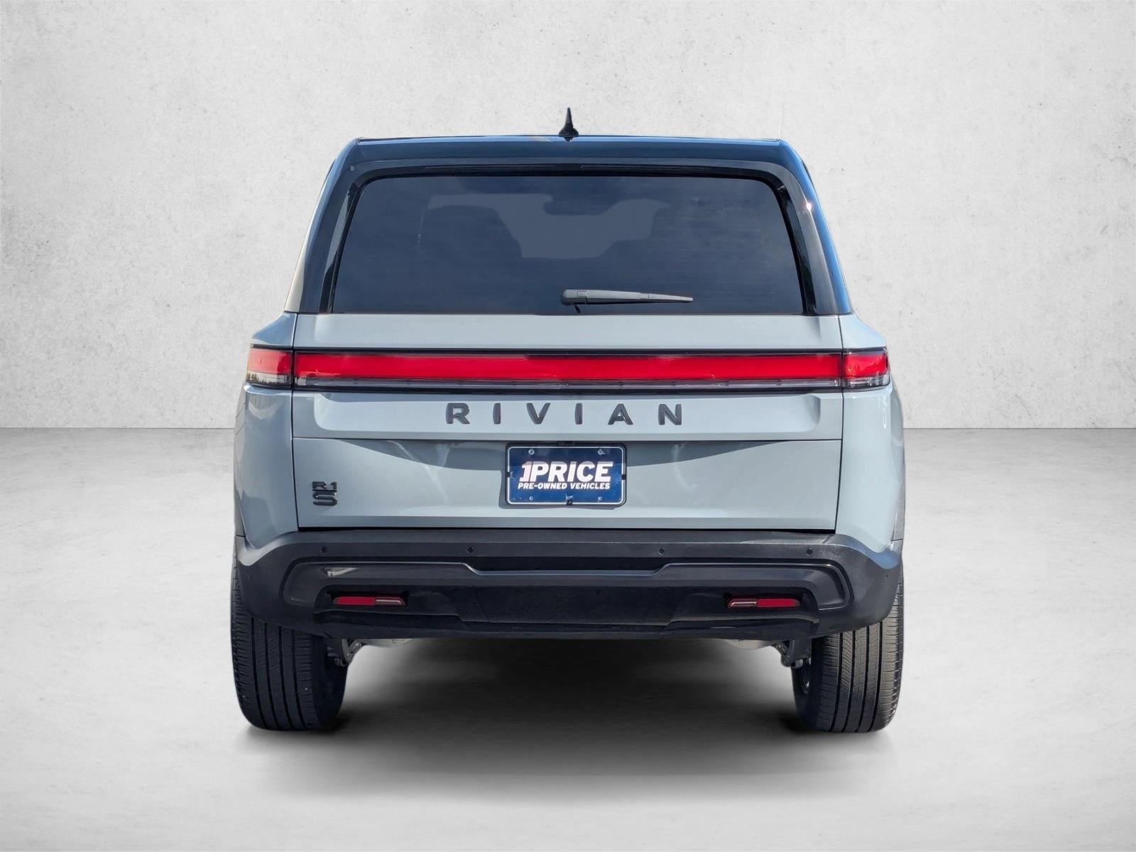 2026 RIVIAN R1S Base