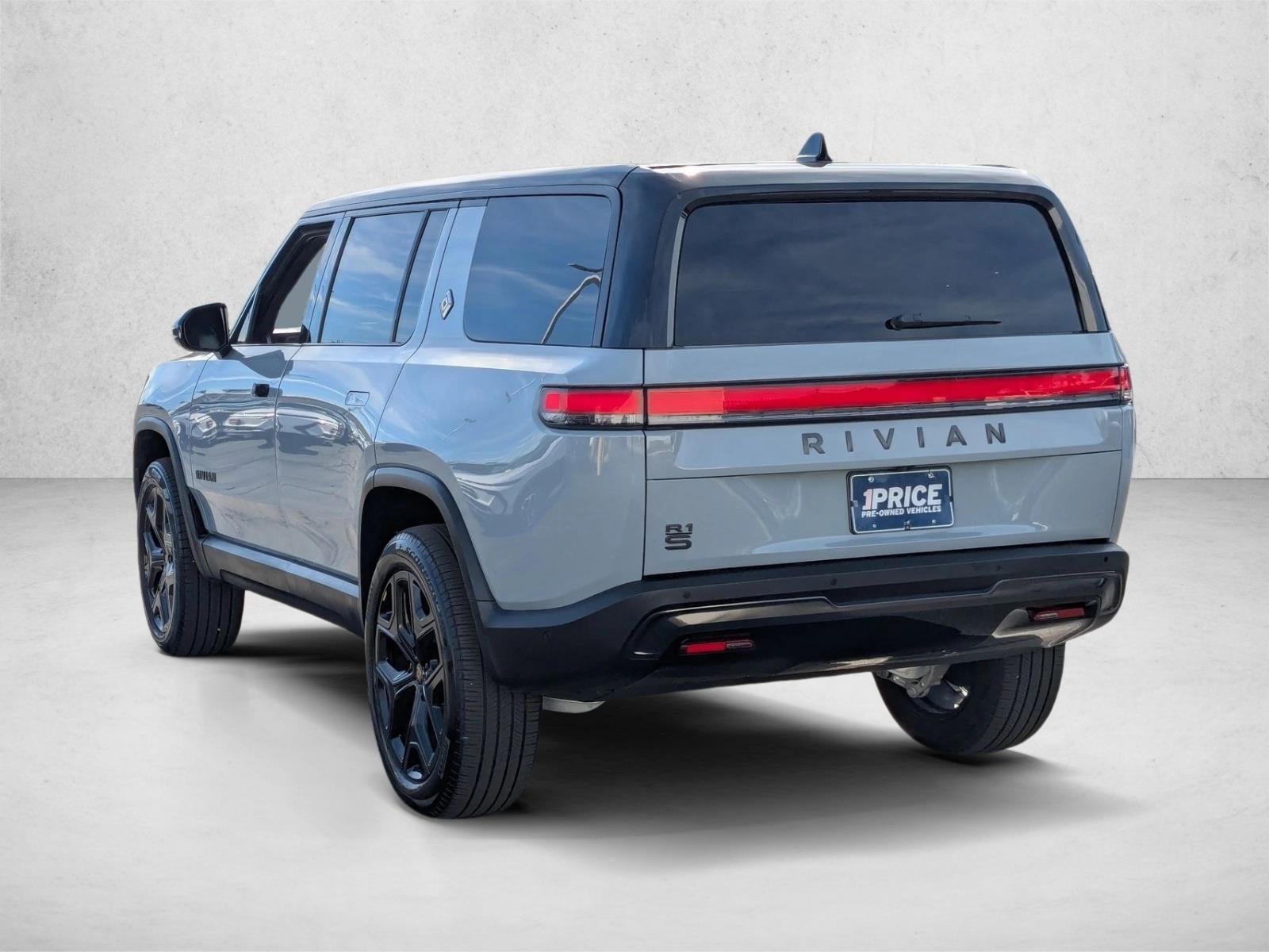 2026 RIVIAN R1S Base