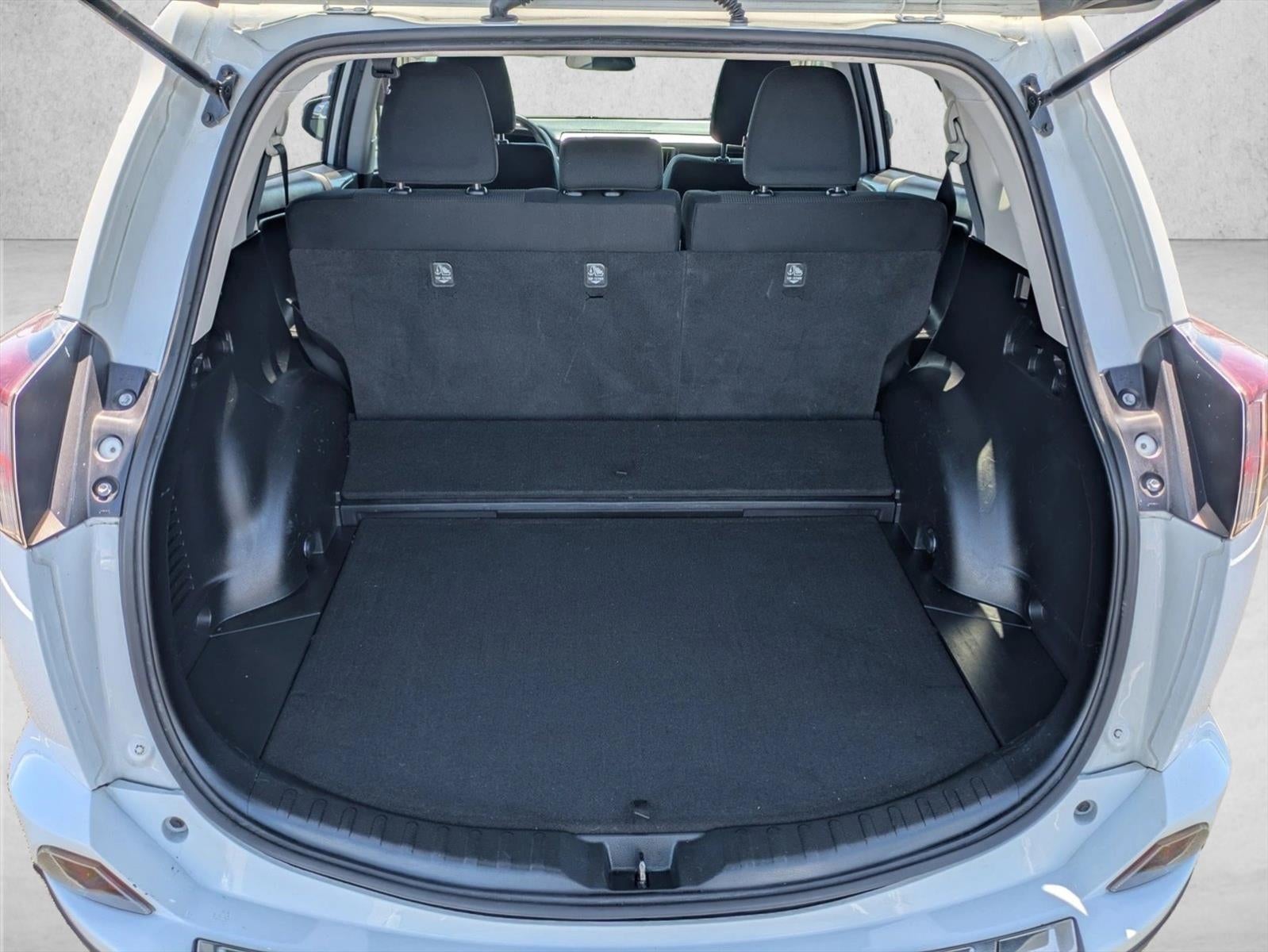 2018 Toyota RAV4 Hybrid LE