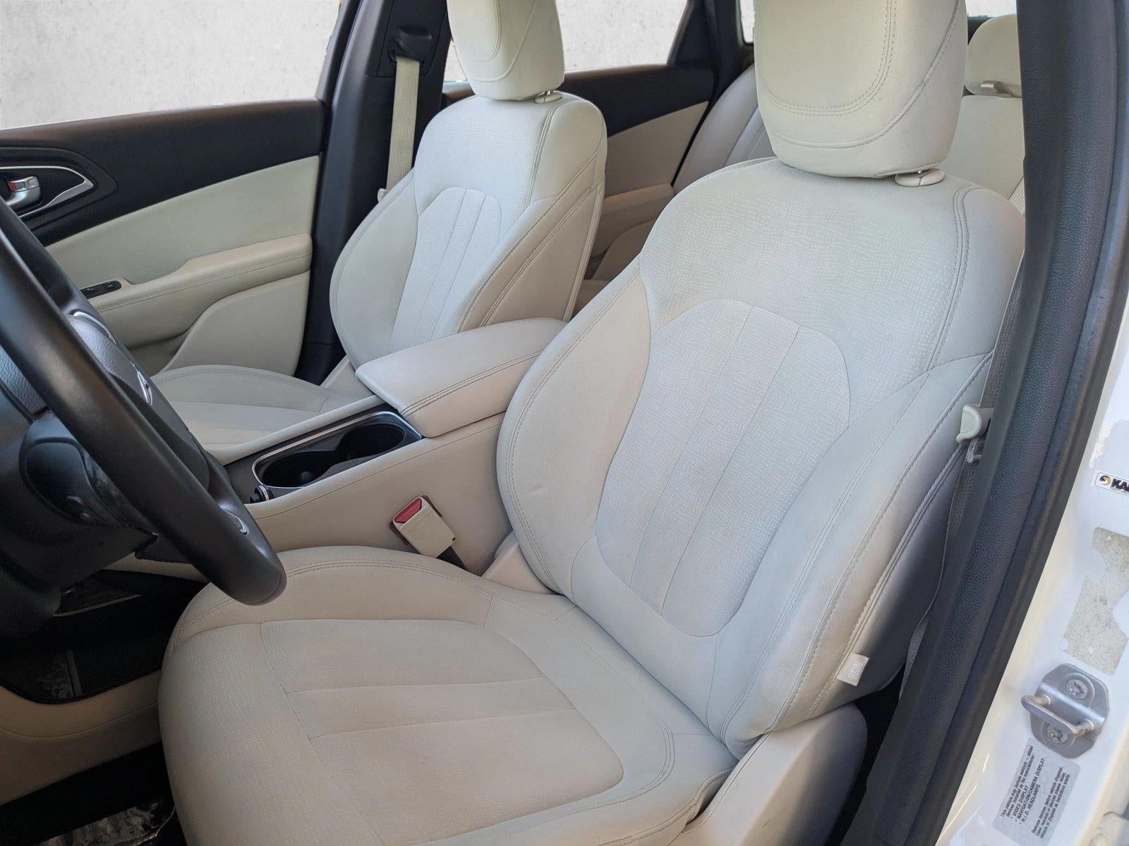 2016 Chrysler 200 4dr Sdn Limited FWD