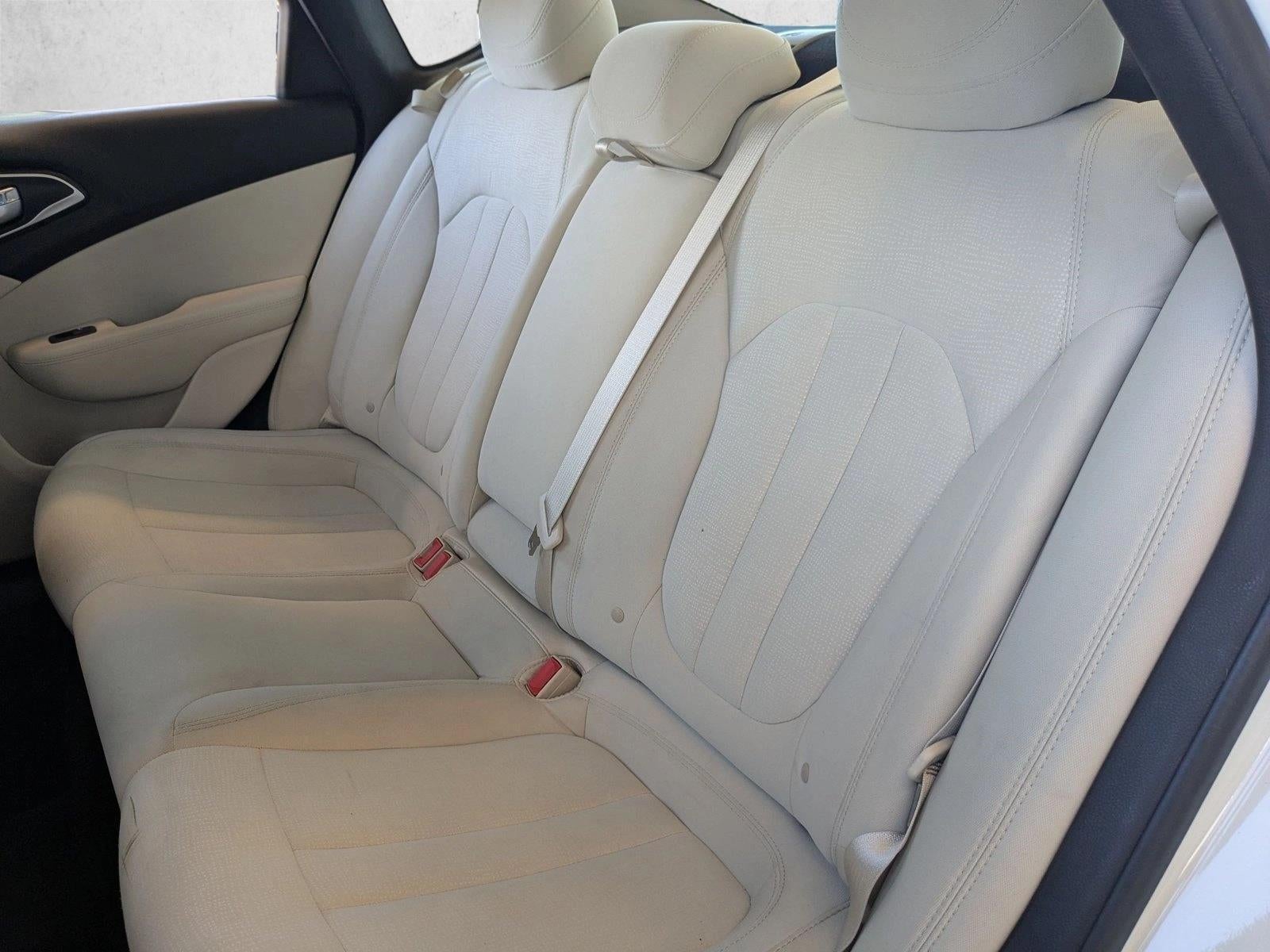 2016 Chrysler 200 4dr Sdn Limited FWD