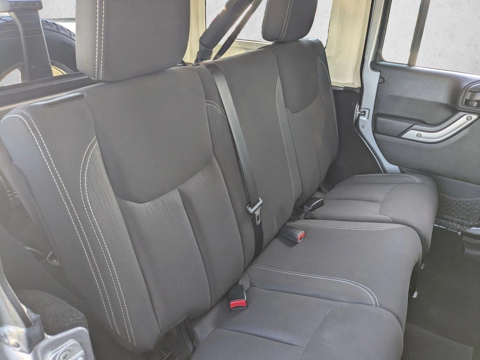 2014 Jeep Wrangler Unlimited 4WD 4dr Sahara