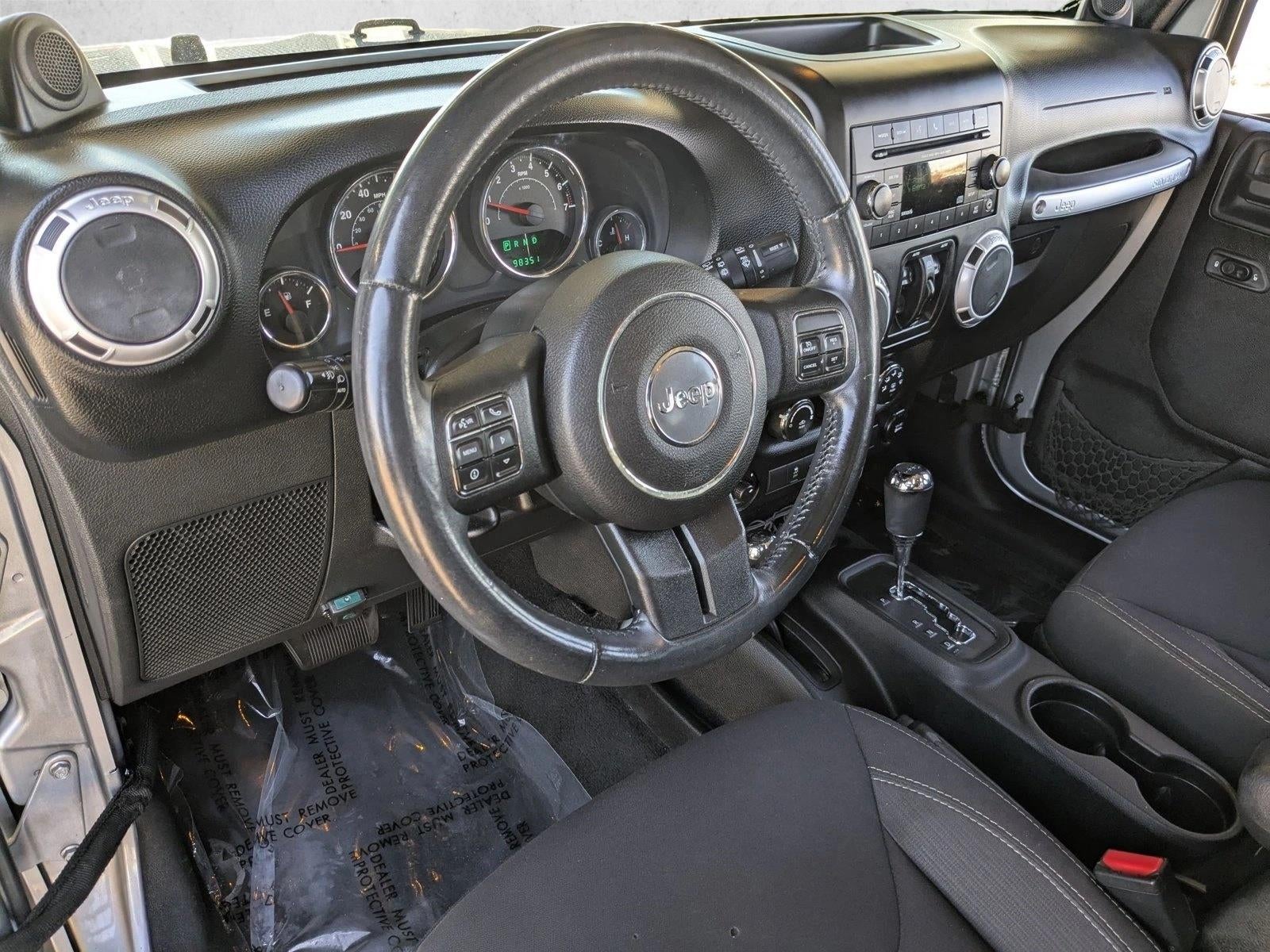 2014 Jeep Wrangler Unlimited 4WD 4dr Sahara