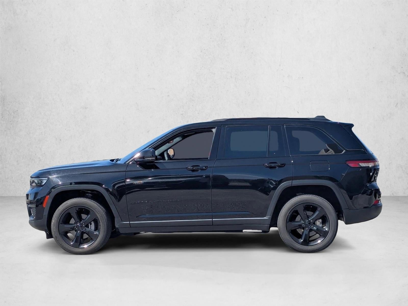 2023 Jeep Grand Cherokee Altitude 4x2