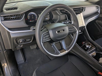 2025 Jeep Grand Cherokee Laredo 4x4