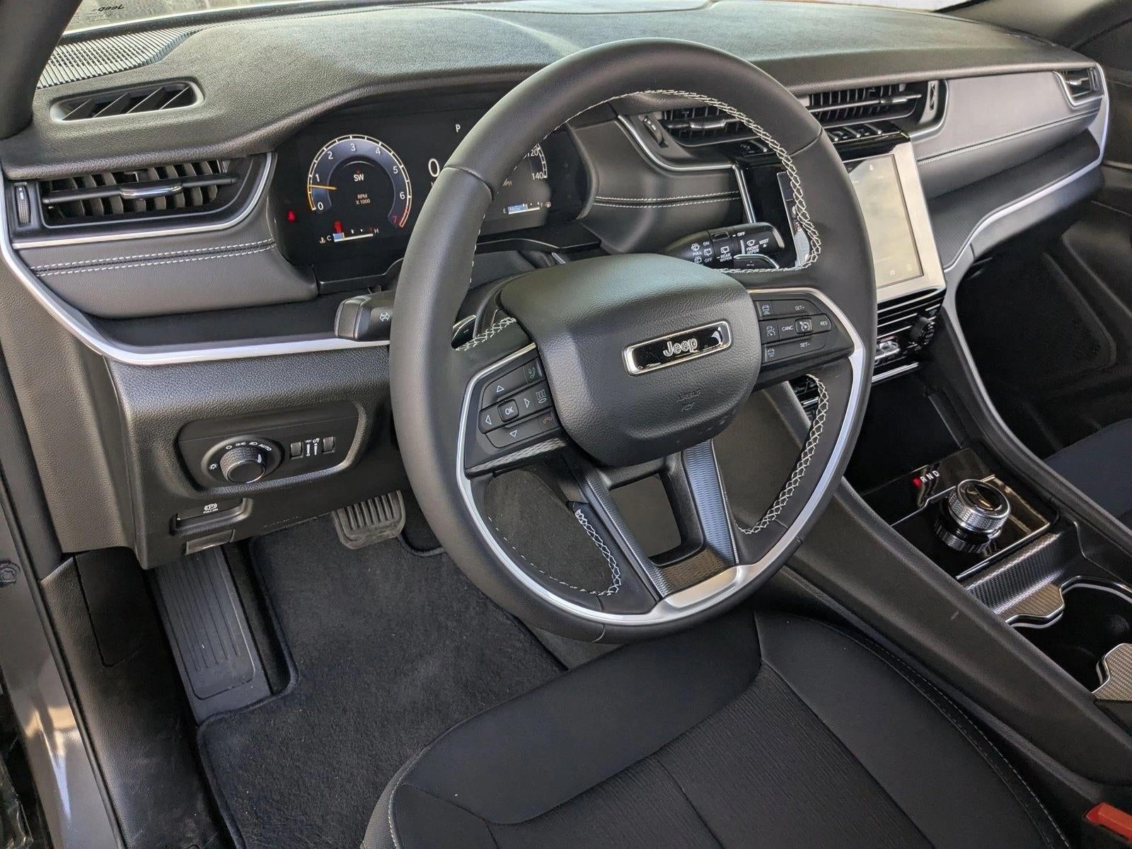 2025 Jeep Grand Cherokee Laredo 4x4