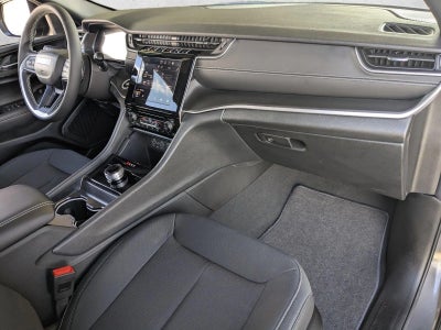 2025 Jeep Grand Cherokee Laredo 4x4