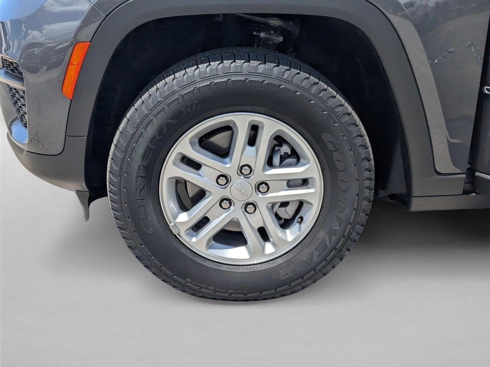 2025 Jeep Grand Cherokee Laredo 4x4
