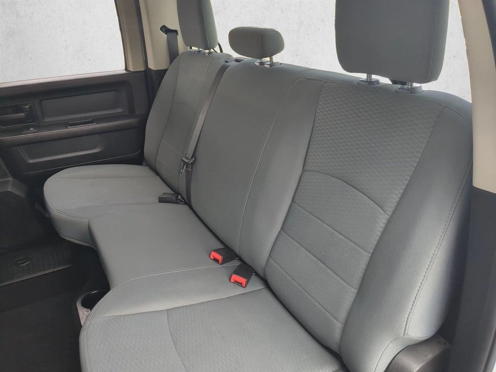 2019 RAM 1500 Classic Express 4x4 Crew Cab 5'7" Box