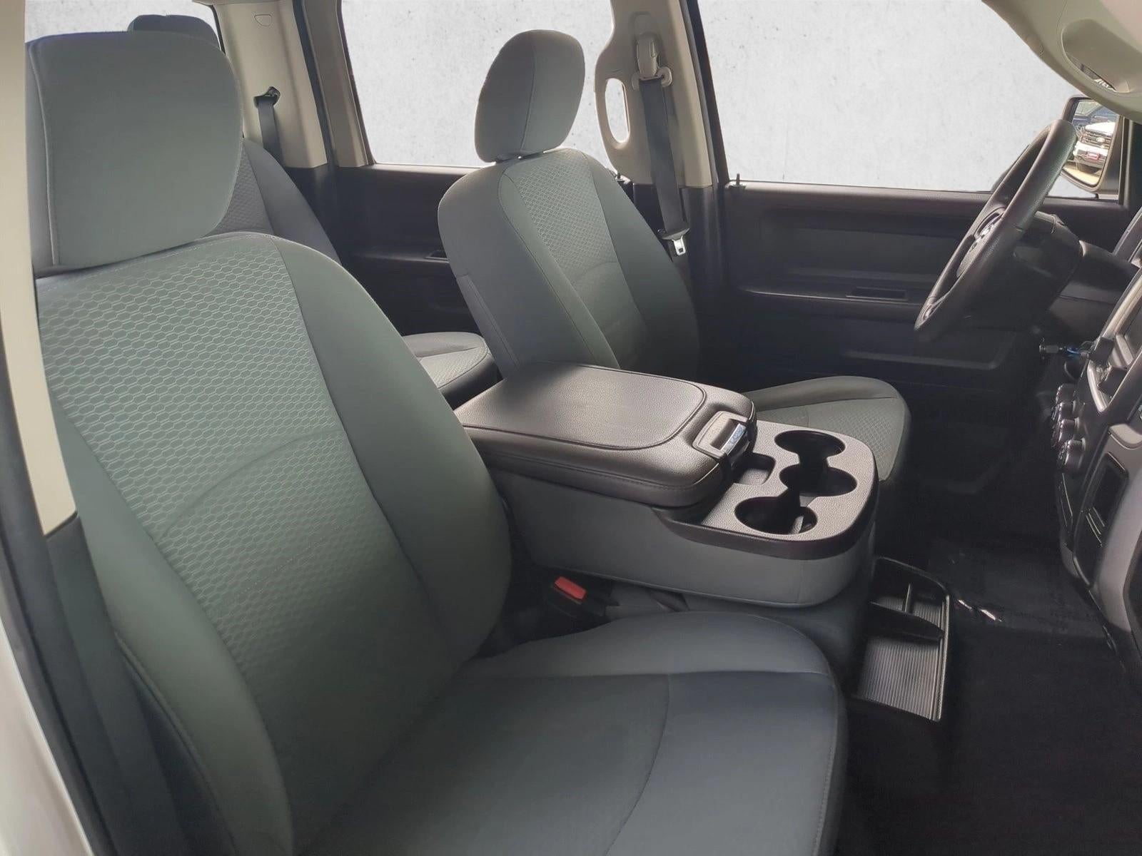 2019 RAM 1500 Classic Express 4x4 Crew Cab 5'7" Box