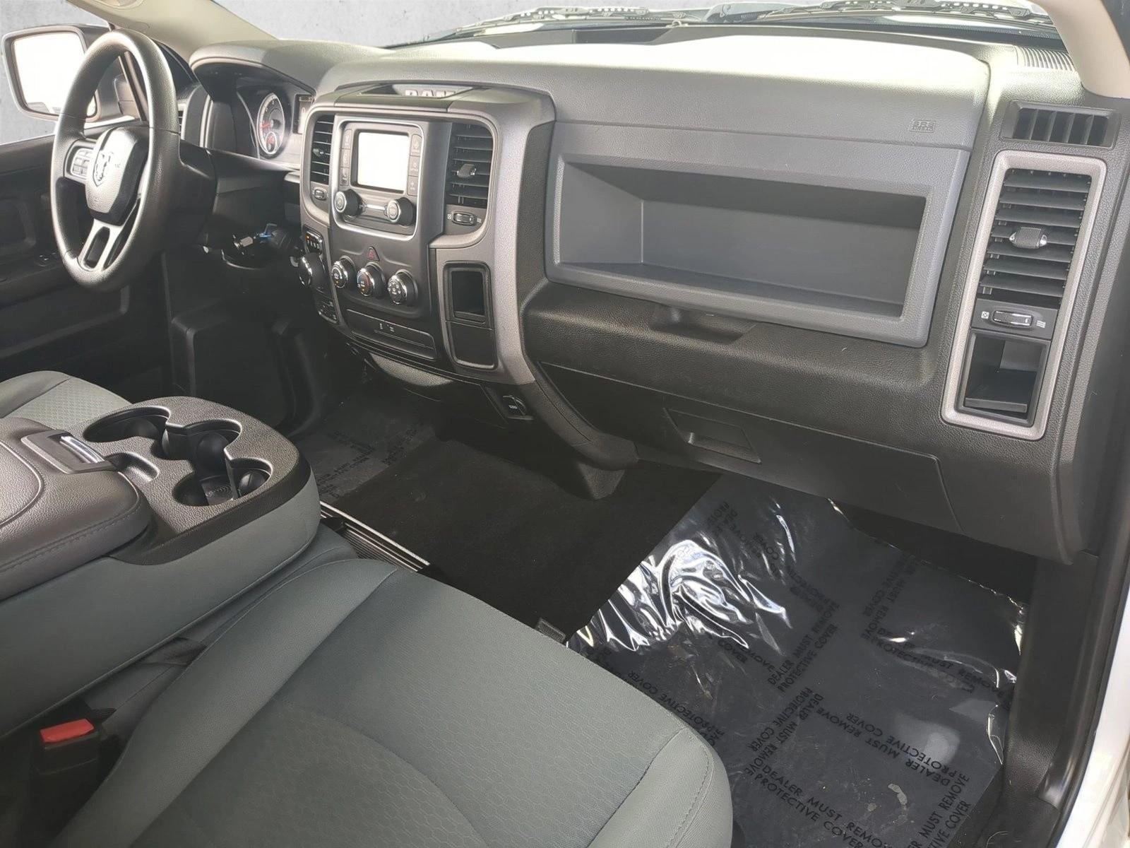 2019 RAM 1500 Classic Express 4x4 Crew Cab 5'7" Box