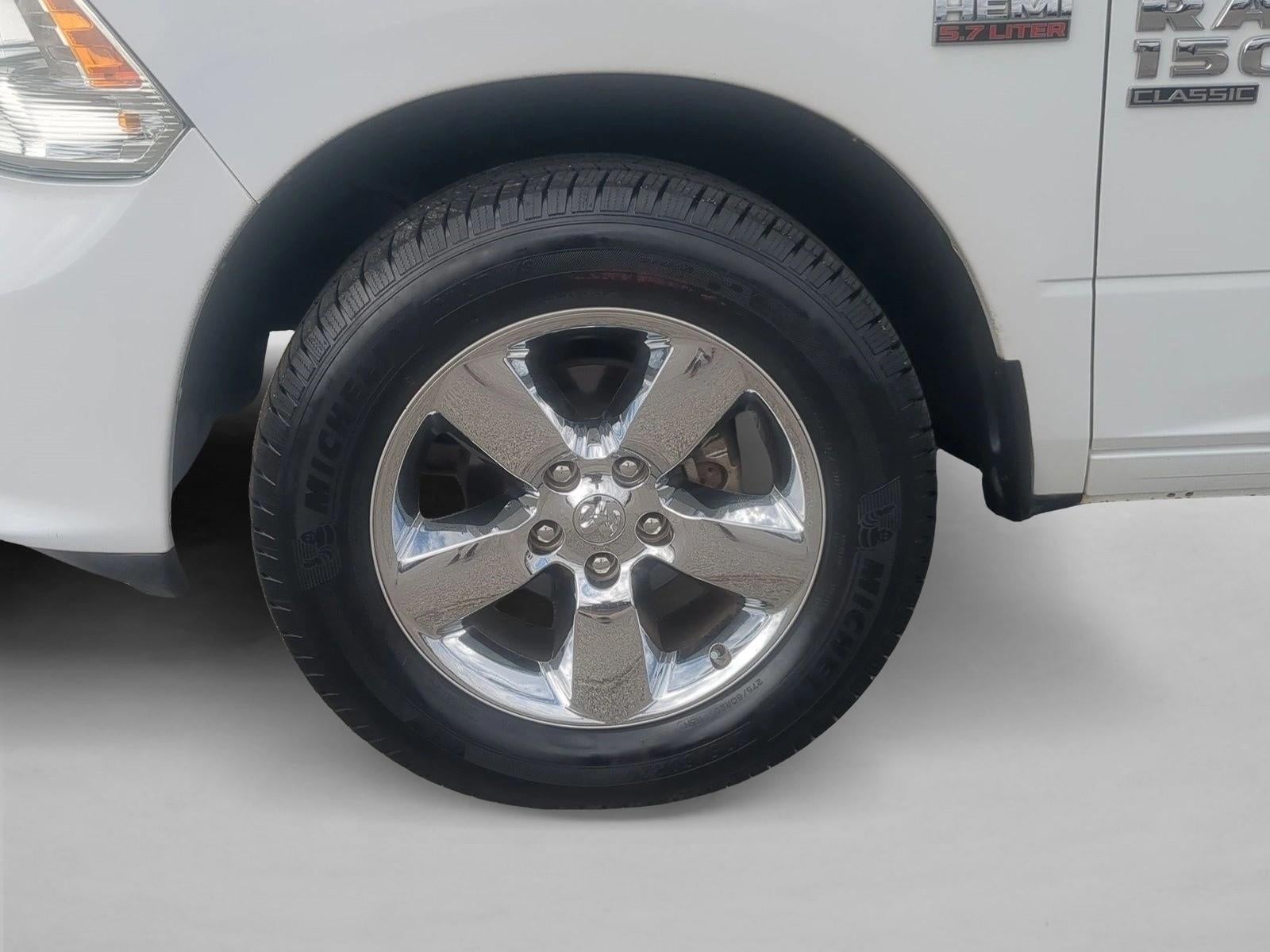 2019 RAM 1500 Classic Express 4x4 Crew Cab 5'7" Box