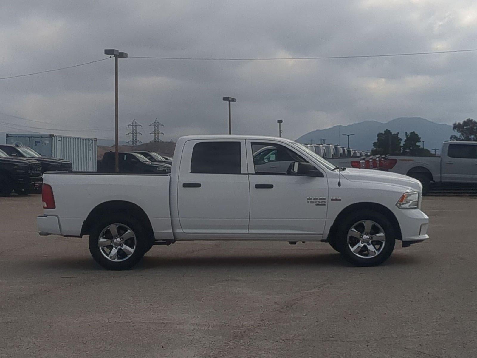 2019 RAM 1500 Classic Express 4x4 Crew Cab 5'7" Box