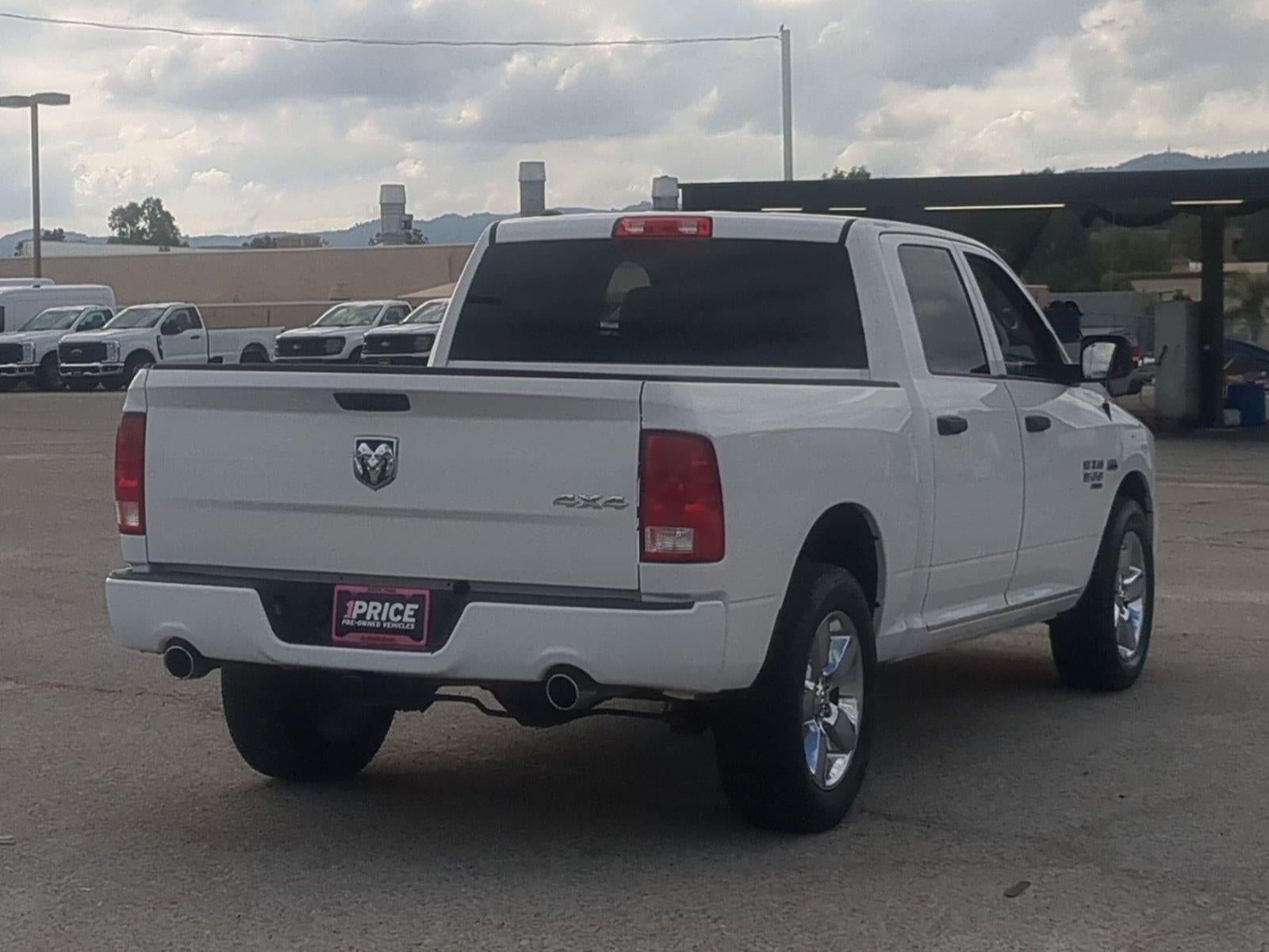 2019 RAM 1500 Classic Express 4x4 Crew Cab 5'7" Box