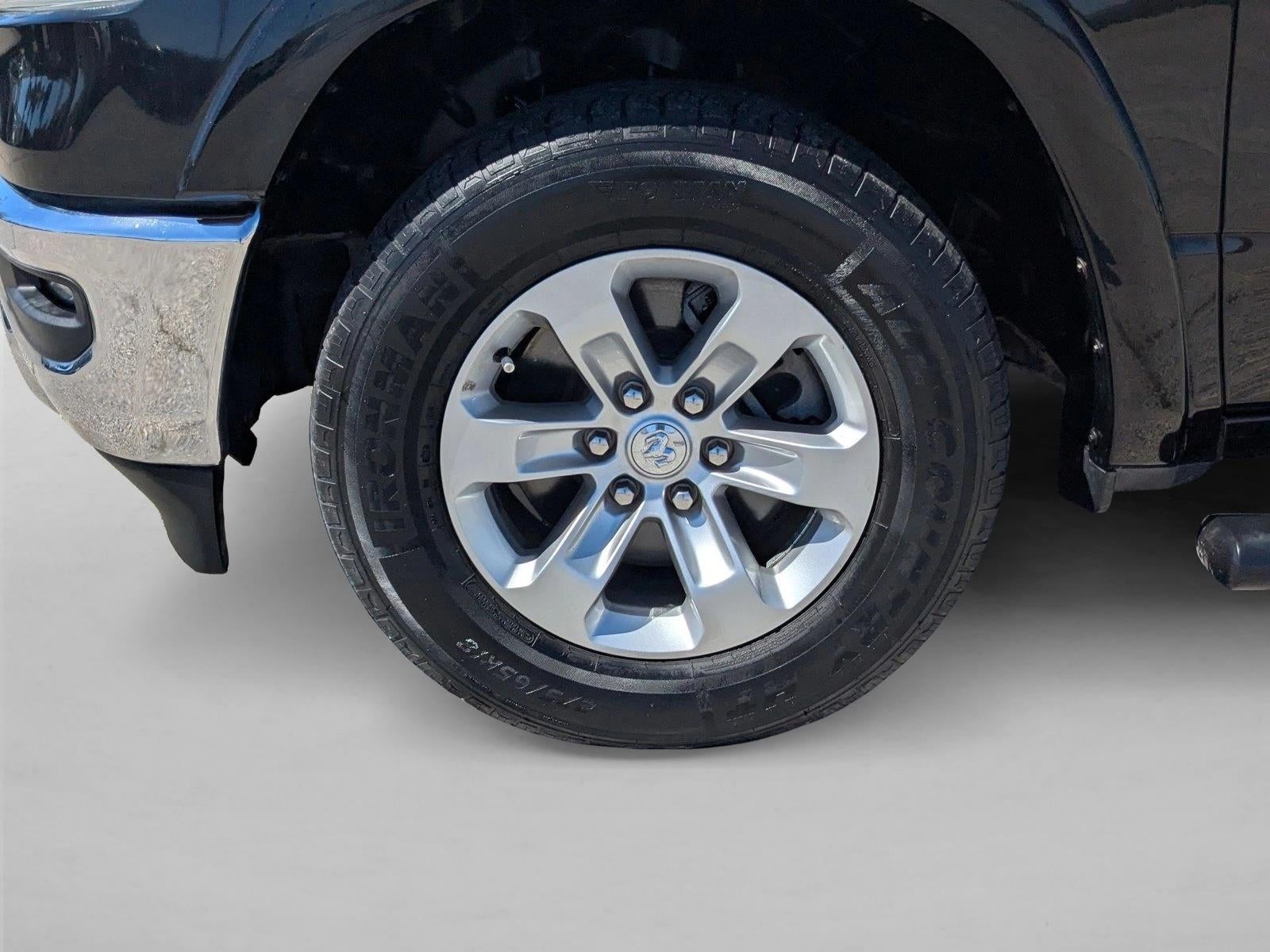 2020 RAM 1500 Laramie 4x2 Crew Cab 5'7" Box
