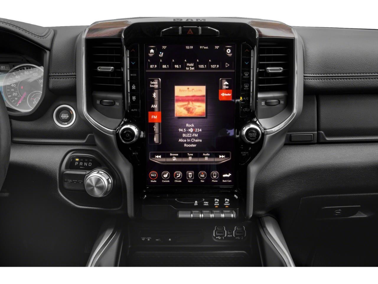 2020 RAM 1500 Laramie 4x2 Crew Cab 5'7" Box