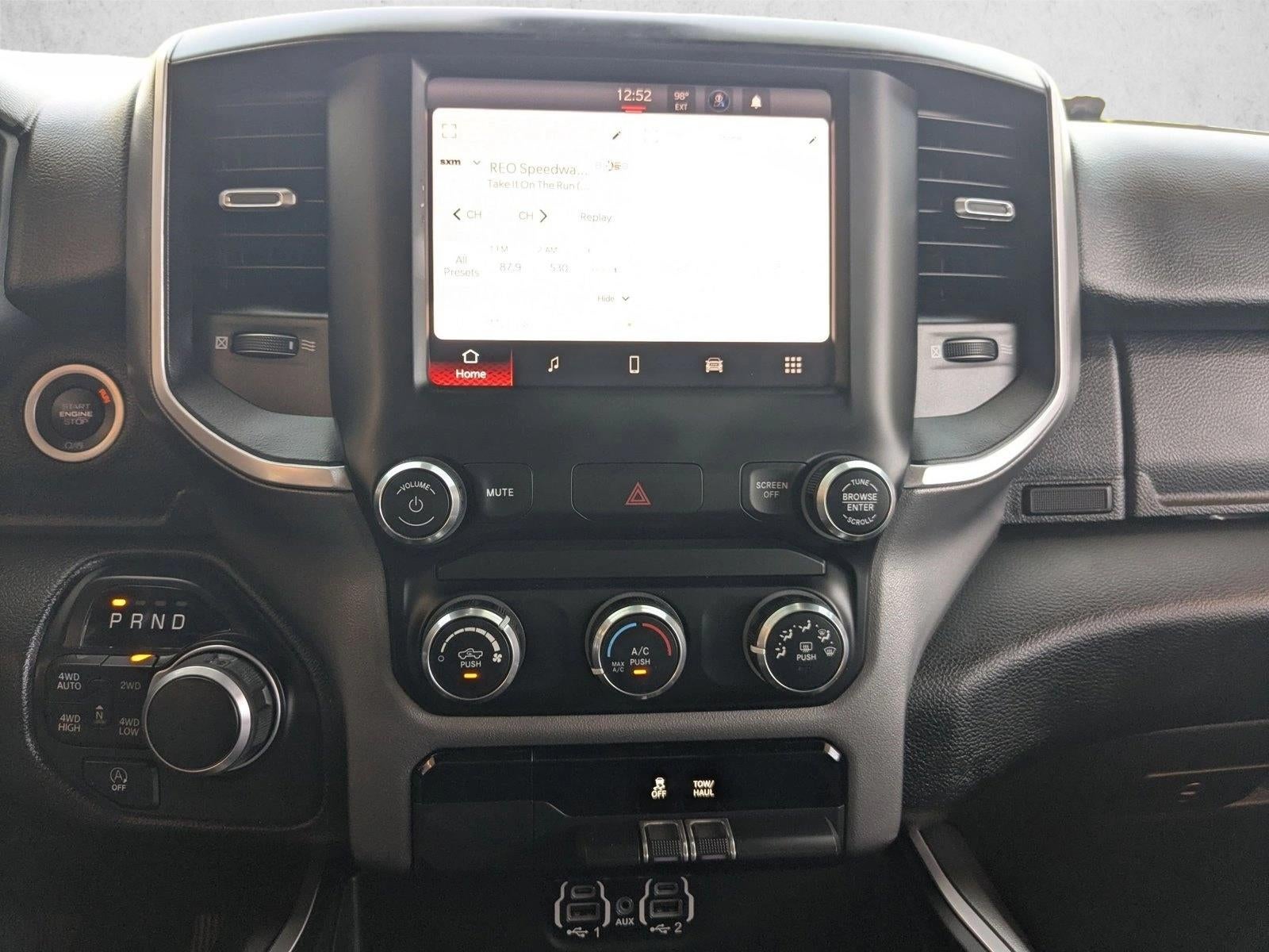 2022 RAM 1500 Big Horn 4x4 Crew Cab 5'7" Box