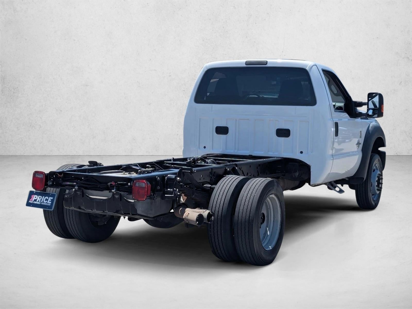 2016 Ford Super Duty F-550 DRW 2WD Reg Cab 141" WB 60" CA XLT