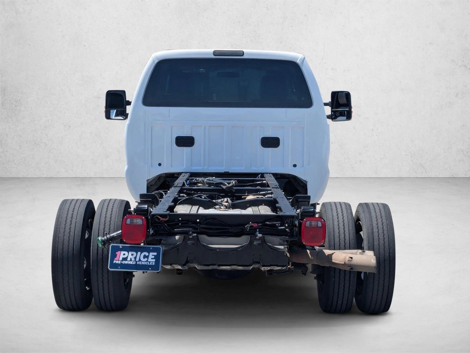 2016 Ford Super Duty F-550 DRW 2WD Reg Cab 141" WB 60" CA XLT