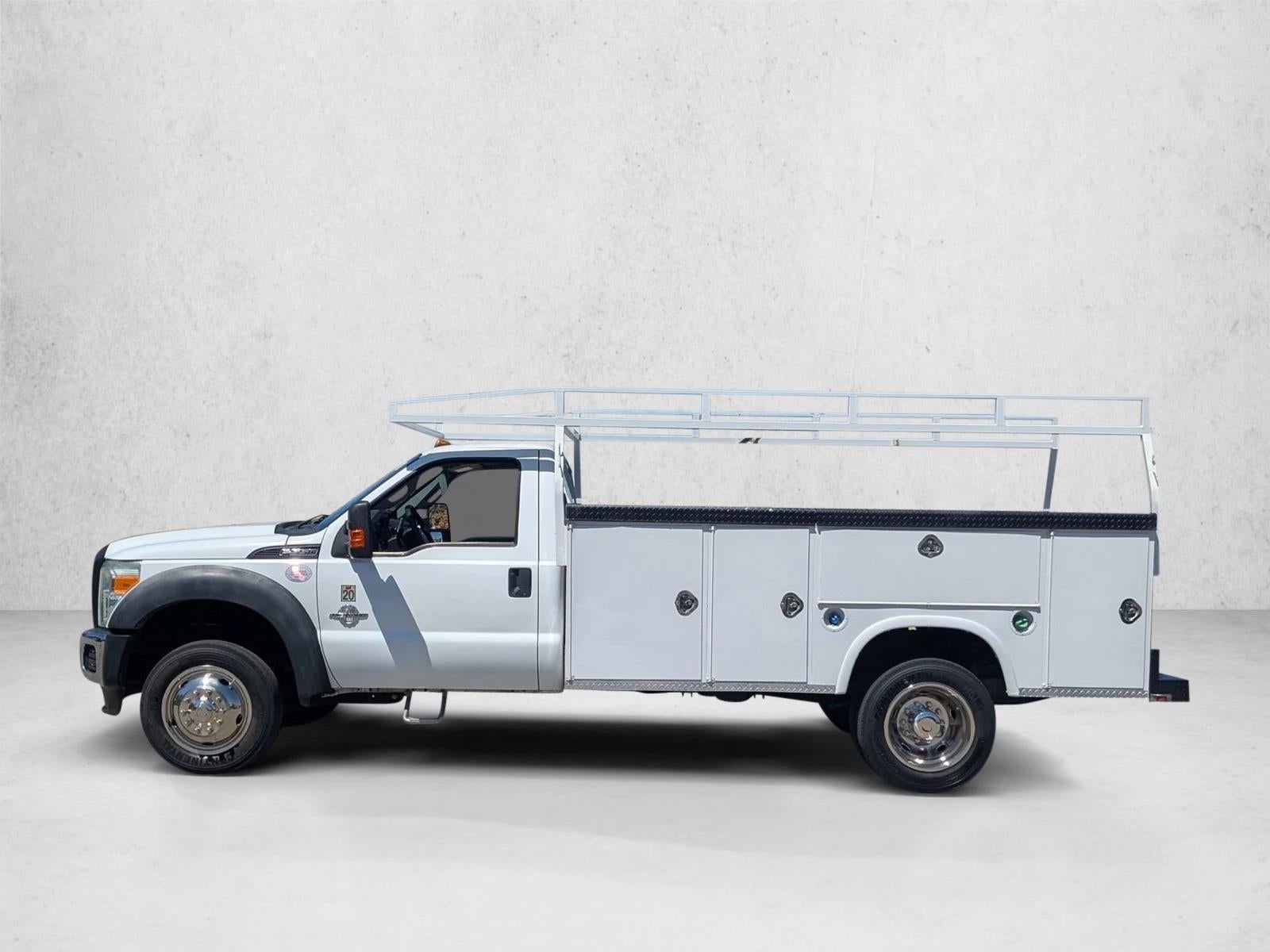 2016 Ford Super Duty F-550 DRW 2WD Reg Cab 141" WB 60" CA XL
