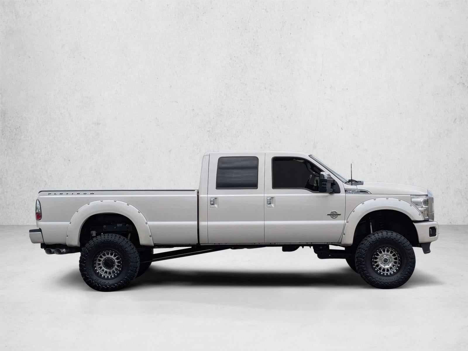 2015 Ford Super Duty F-350 SRW 4WD Crew Cab 6-3/4 Ft Box Platinum