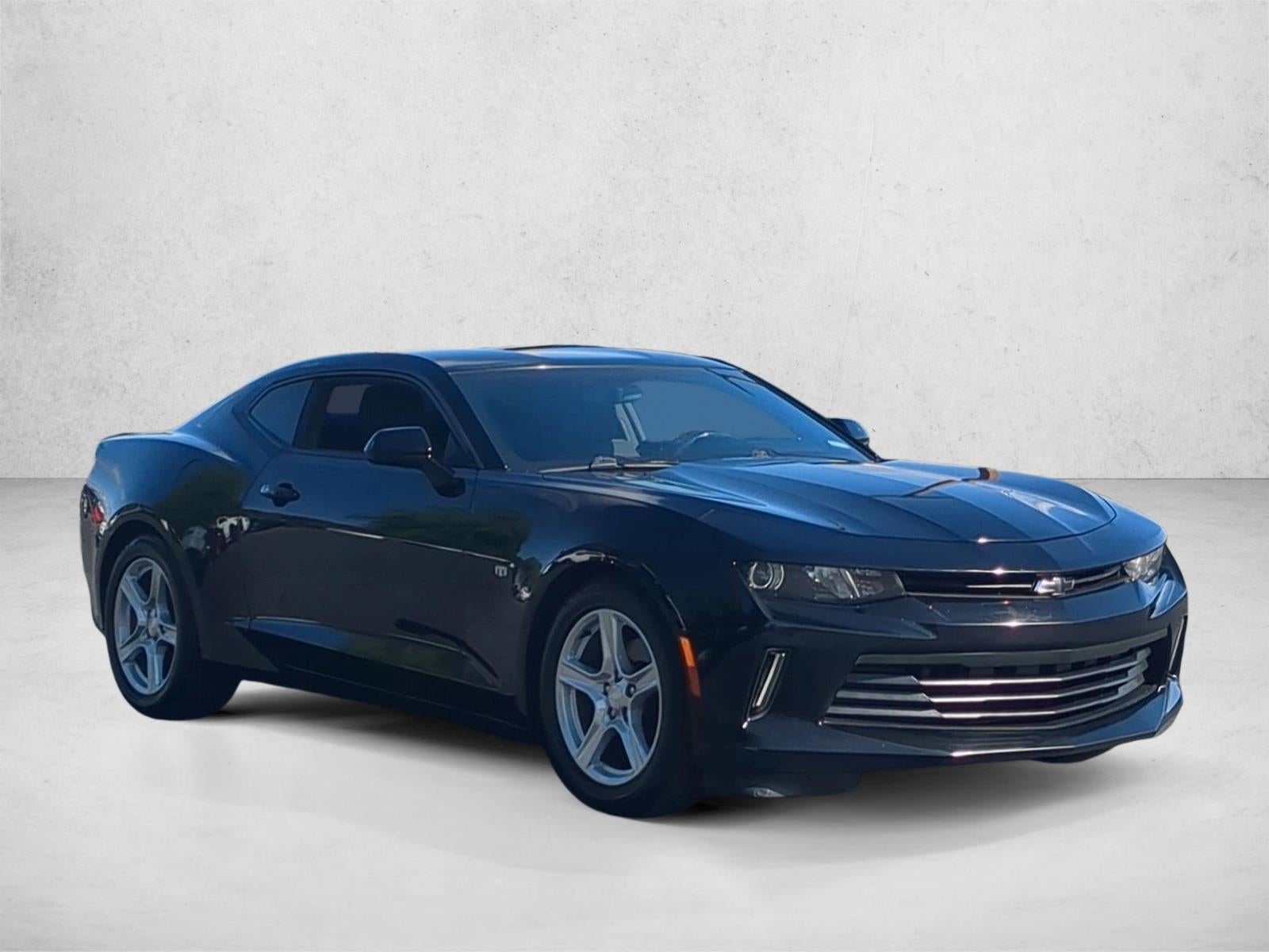 2017 Chevrolet Camaro 2dr Coupe 1LT