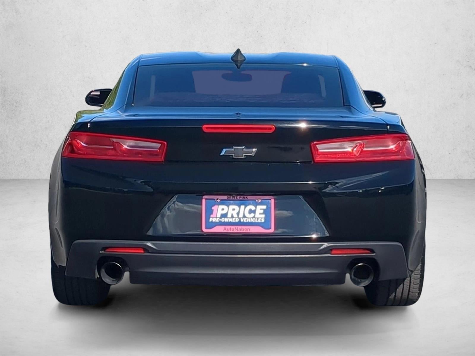 2017 Chevrolet Camaro 2dr Coupe 1LT