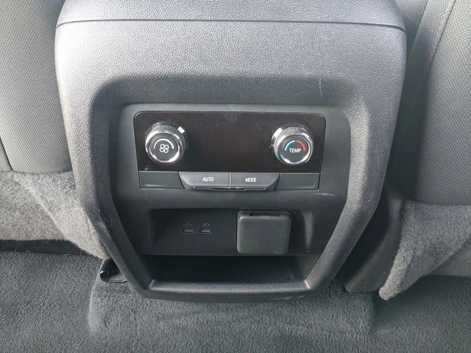 2024 Chevrolet Traverse LT w/1LT