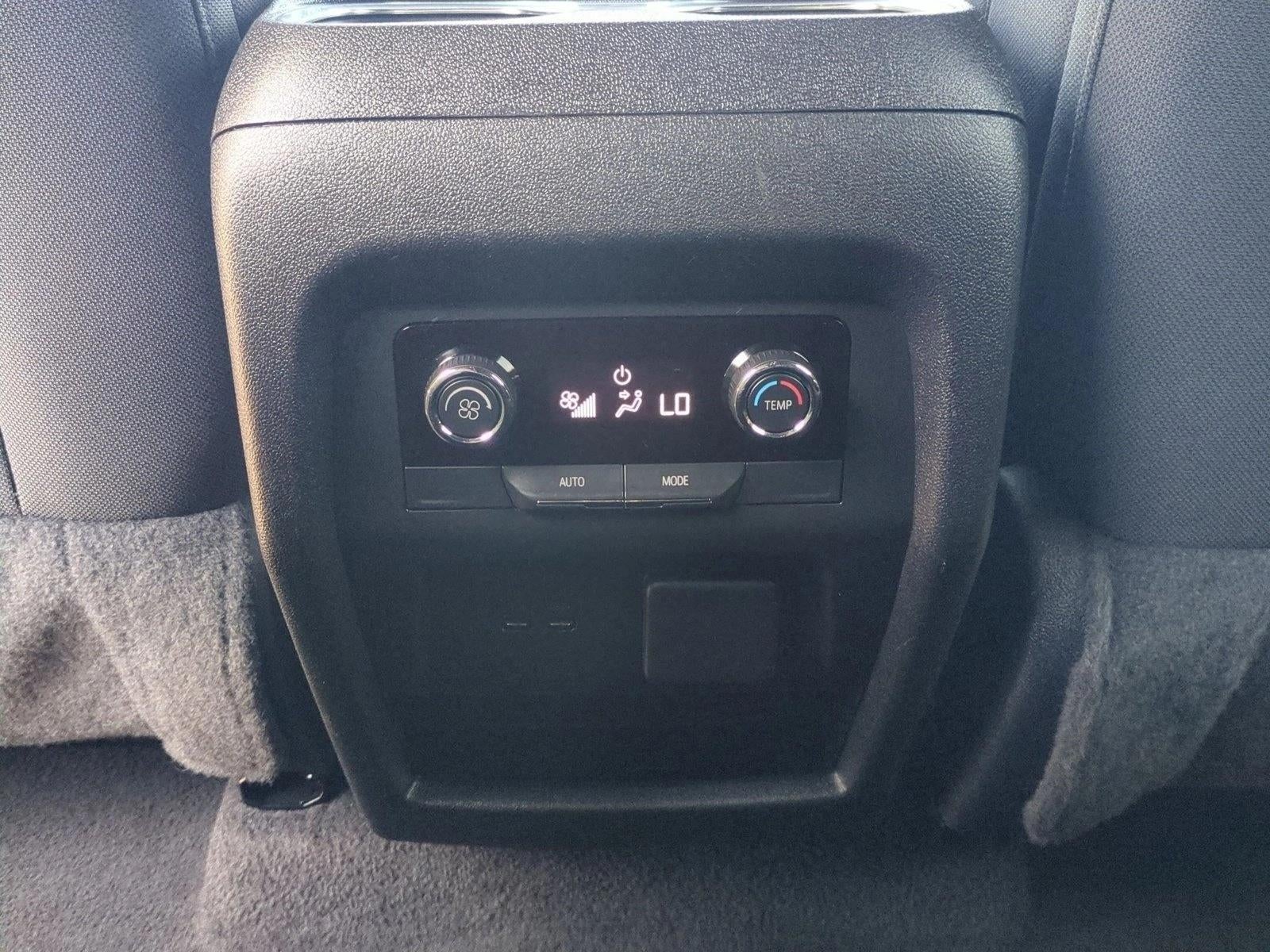 2024 Chevrolet Traverse LT w/1LT
