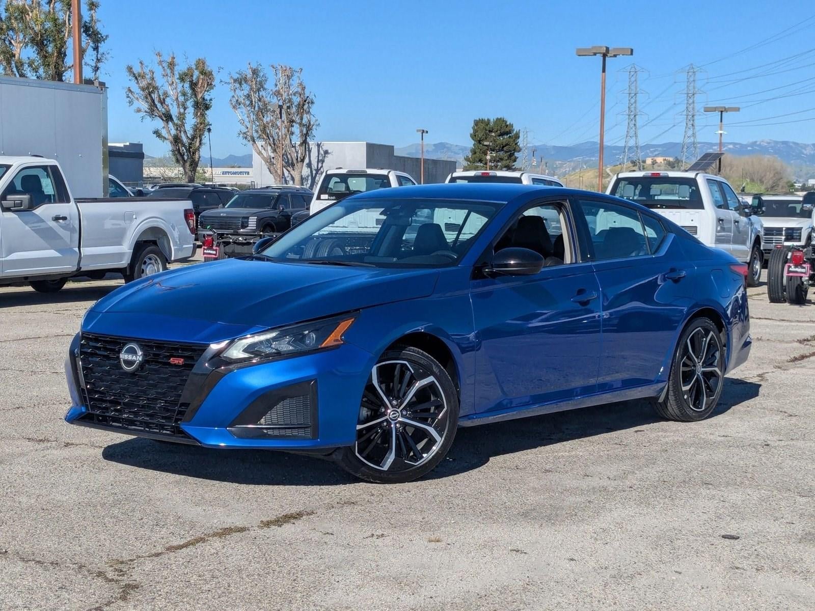 2025 Nissan Altima SR FWD