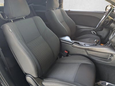 2019 Dodge Challenger SXT RWD