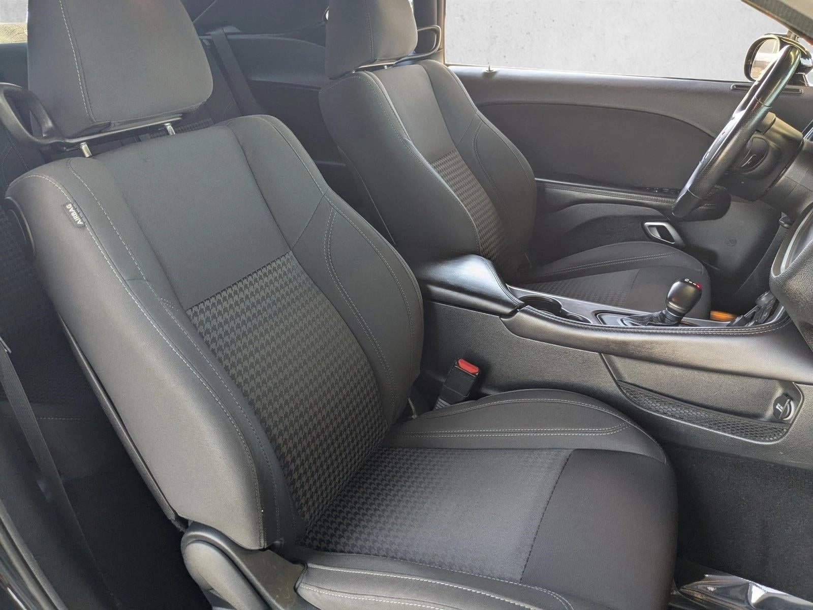 2019 Dodge Challenger SXT RWD