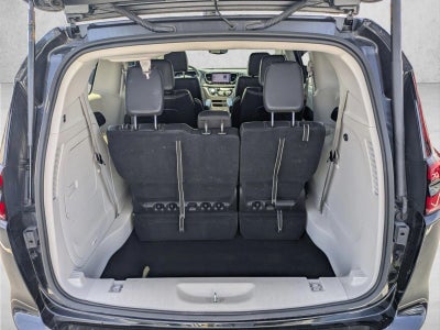 2022 Chrysler Pacifica Hybrid Touring L FWD