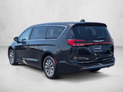 2022 Chrysler Pacifica Hybrid Touring L FWD