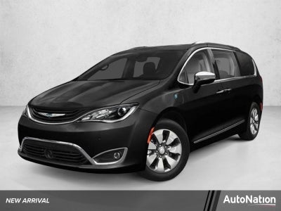 2018 Chrysler Pacifica Hybrid Limited FWD