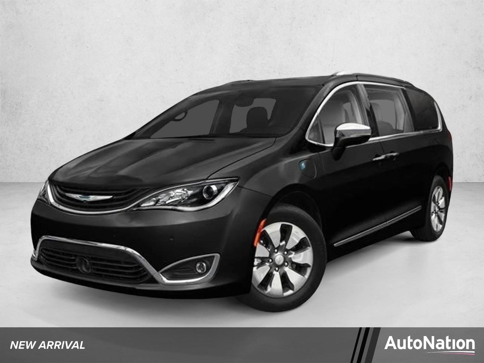 2018 Chrysler Pacifica Hybrid Limited FWD