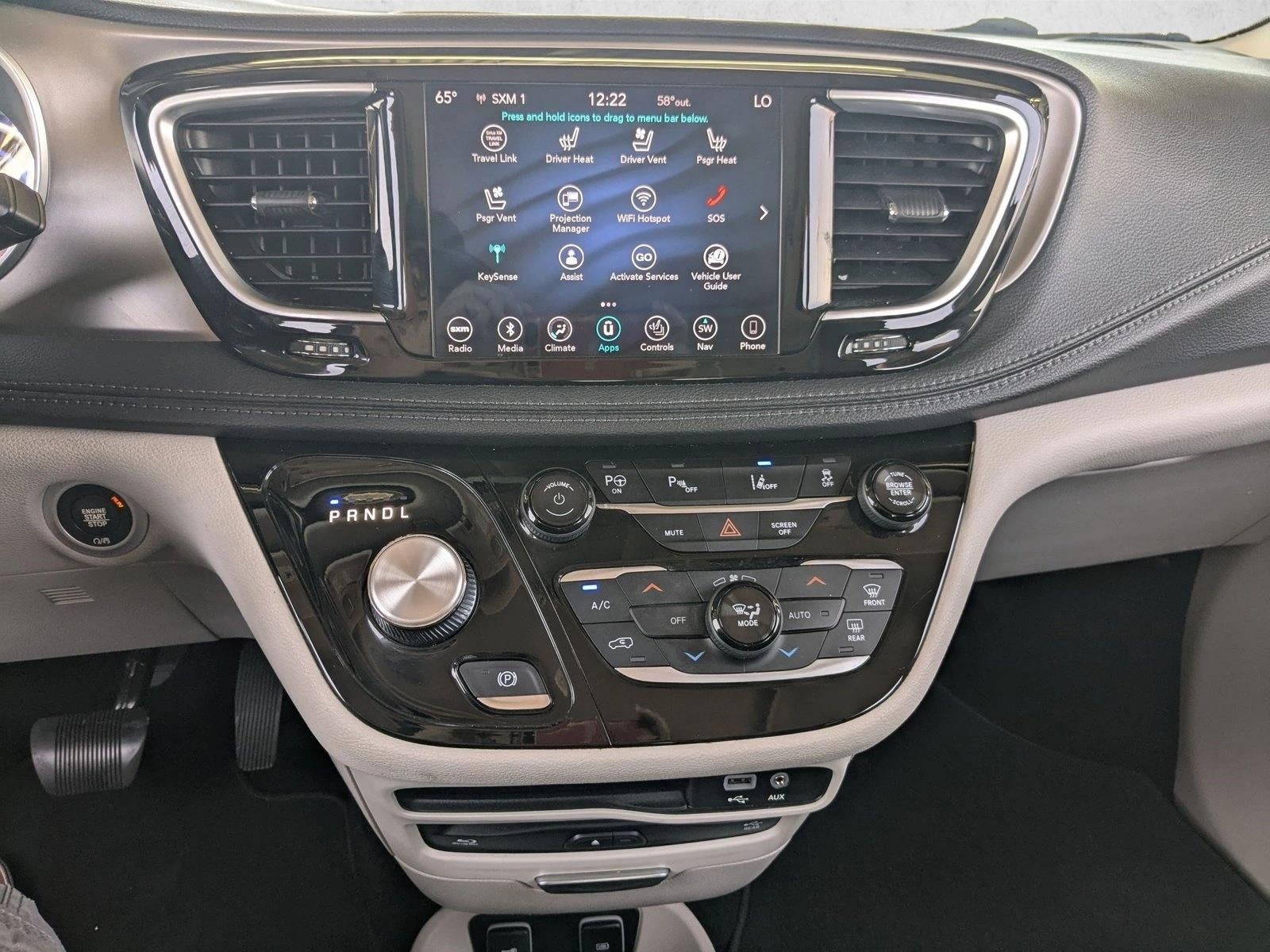 2018 Chrysler Pacifica Hybrid Limited FWD