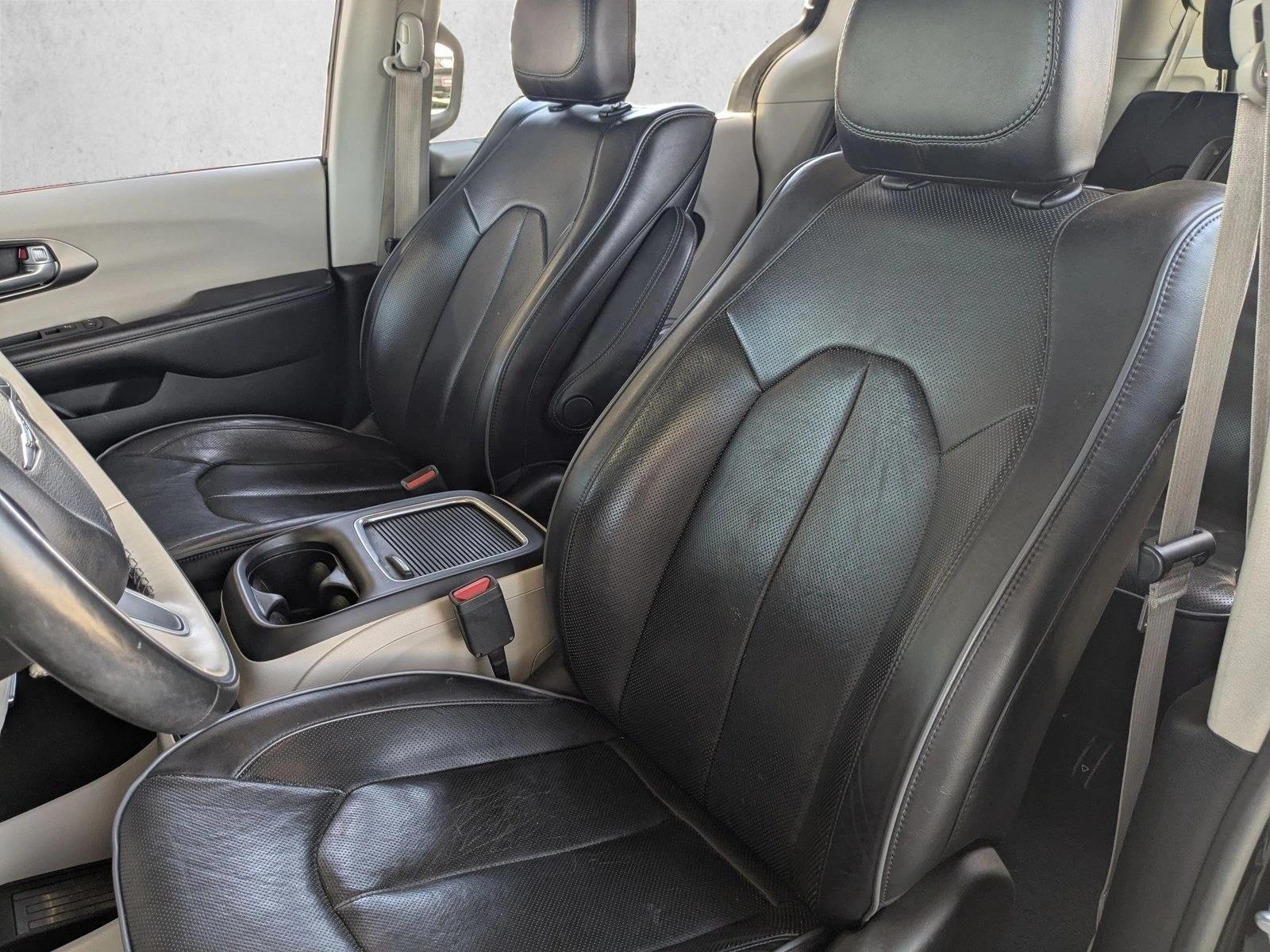 2018 Chrysler Pacifica Hybrid Limited FWD