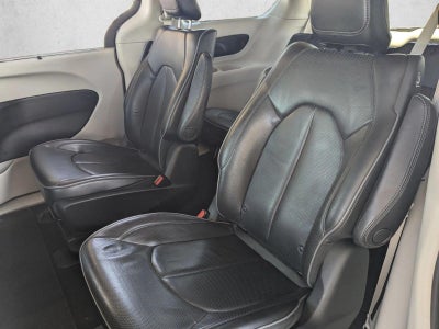 2018 Chrysler Pacifica Hybrid Limited FWD