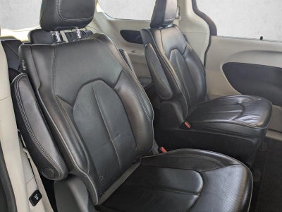 2018 Chrysler Pacifica Hybrid Limited FWD